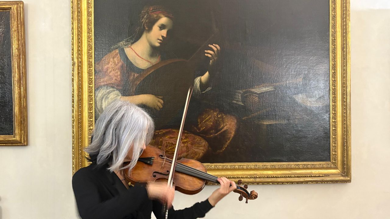 Note di violino a Palazzo Chigi Piccolomini Visita-concerto con Renata Lacko